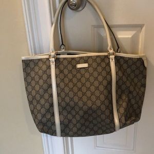 White vinyl and branded vinyl tote Gucci